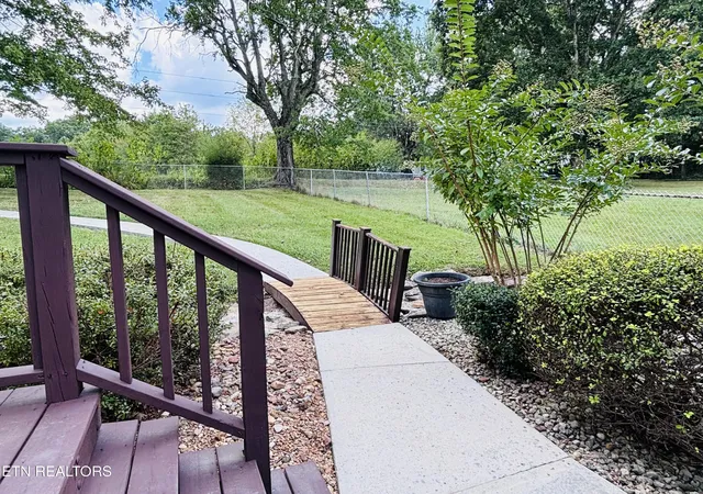 Photo 4 of Single family home for sale at 1014 Lakeshore Dr, Jamestown, TN 38556 | MLS# 1356257 | Listing updated on 2026-09-21