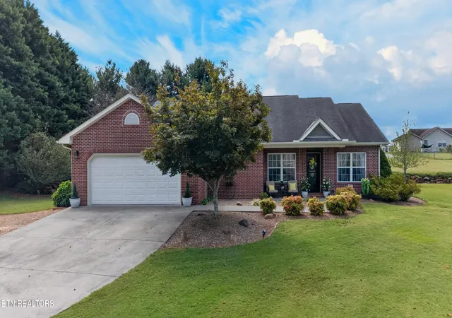 Photo 1 of Single family home for sale at 1846 Pheasant Xing Dr, Dandridge, TN 37725 | MLS# 1356447 | Listing updated on 2026-09-23