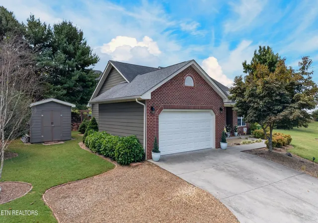 Photo 2 of Single family home for sale at 1846 Pheasant Xing Dr, Dandridge, TN 37725 | MLS# 1356447 | Listing updated on 2026-09-23