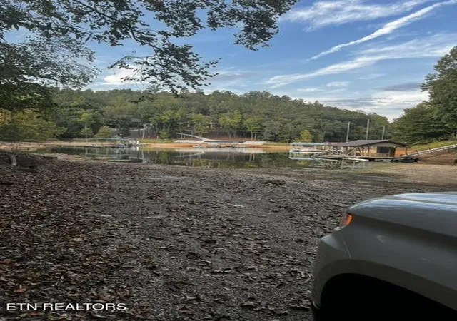 Land for sale at Yoakum Holw Rd, Jacksboro, TN 37757 | MLS# 1356277