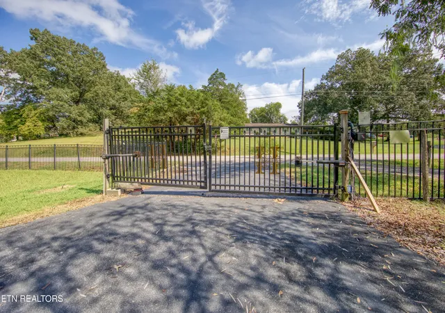 Photo 4 of Single family home for sale at 8820 Trout Rd, Mascot, TN 37806 | MLS# 1356279 | Listing updated on 2026-09-24