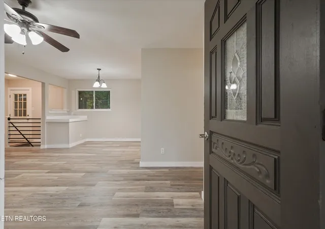 Photo 3 of Single family home for sale at 6413 Manis Rd, Knoxville, TN 37924 | MLS# 1356640 | Listing updated on 2026-10-15