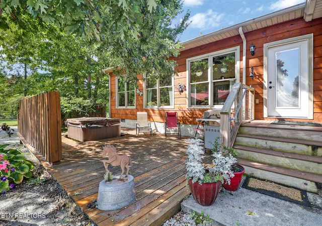 Photo 3 of Single family home for sale at 618 Ridge Top Dr, Jamestown, TN 38556 | MLS# 1356286 | Listing updated on 2026-09-22