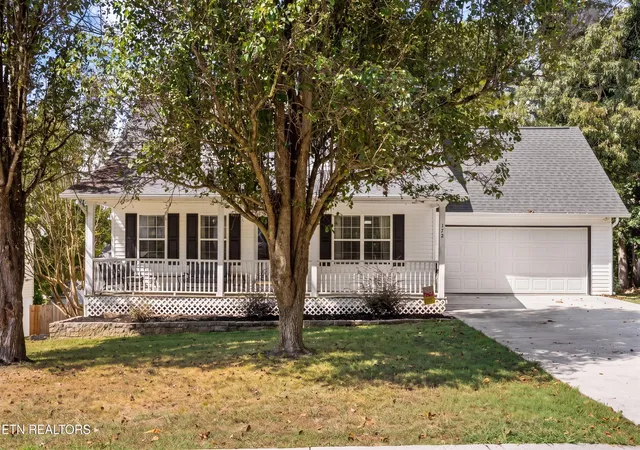 Photo 3 of Single family home for sale at 172 Newport Way, Kingston, TN 37763 | MLS# 1356298 | Listing updated on 2026-09-25