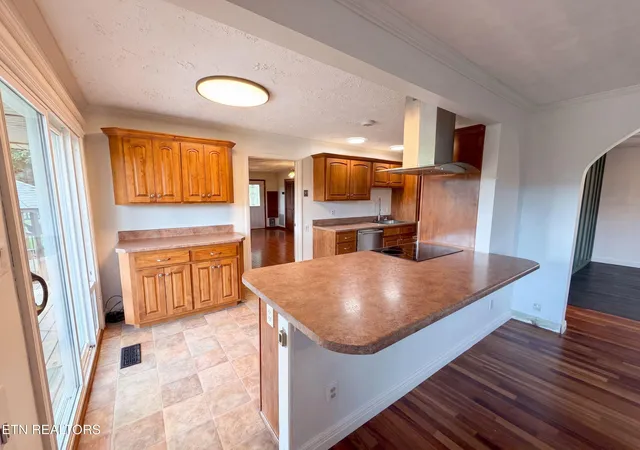Photo 1 of Single family home for sale at 302 Sunset Ln, Harriman, TN 37748 | MLS# 1356677 | Listing updated on 2026-09-24