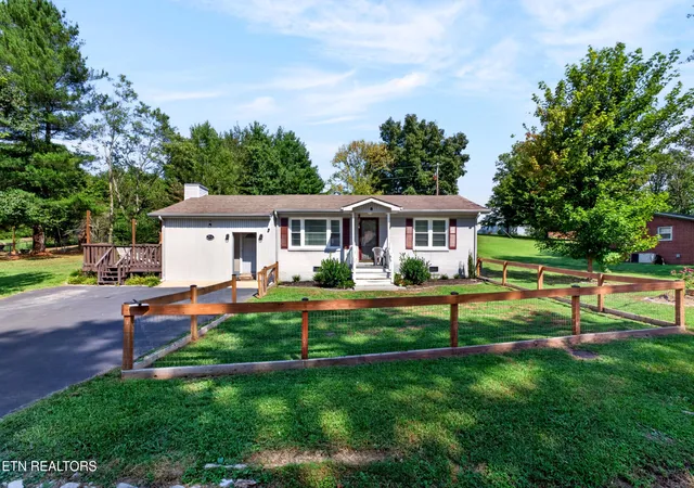 Photo 1 of Single family home for sale at 204 Camp Dr, Sparta, TN 38583 | MLS# 1356305 | Listing updated on 2026-09-22