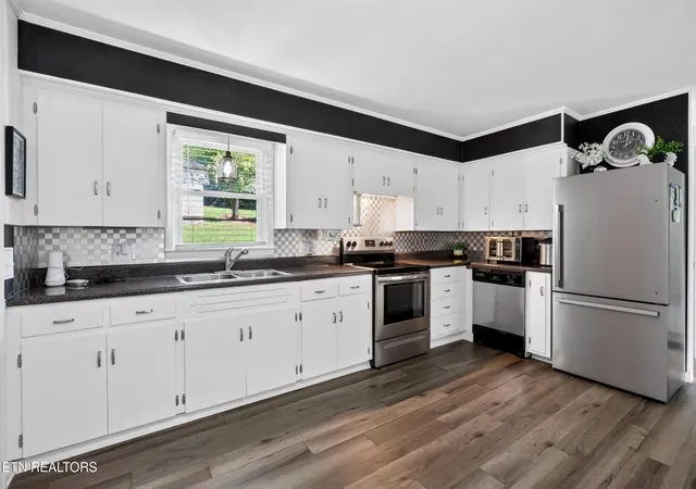 Photo 3 of Single family home for sale at 204 Camp Dr, Sparta, TN 38583 | MLS# 1356305 | Listing updated on 2026-09-22