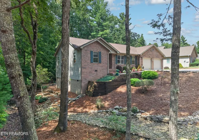 Photo 2 of Single family home for sale at 145 Rotherham Dr, Crossville, TN 38558 | MLS# 1356411 | Listing updated on 2026-09-23