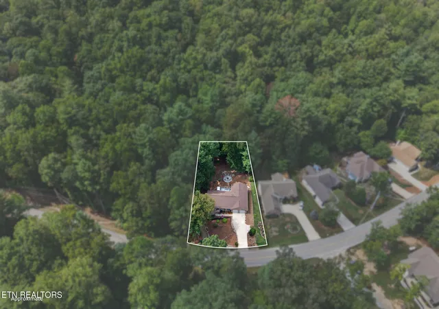 Photo 3 of Single family home for sale at 145 Rotherham Dr, Crossville, TN 38558 | MLS# 1356411 | Listing updated on 2026-09-23