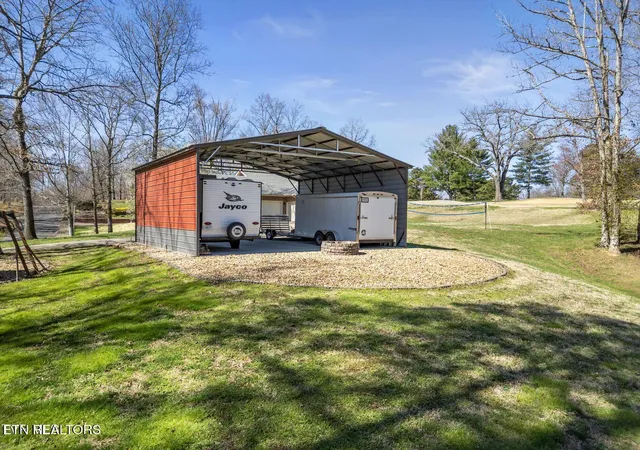 Photo 3 of Single family home for sale at 165 Fairway Dr, Greeneville, TN 37743 | MLS# 1356308 | Listing updated on 2026-10-01