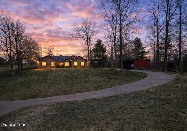 Single family home for sale at 165 Fairway Dr, Greeneville, TN 37743 | MLS# 1356308