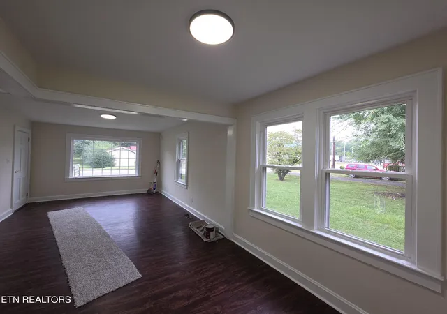 Photo 4 of Single family home for sale at 305 N 15th Street, Middlesboro, KY 40965 | MLS# 1356312 | Listing updated on 2026-10-09