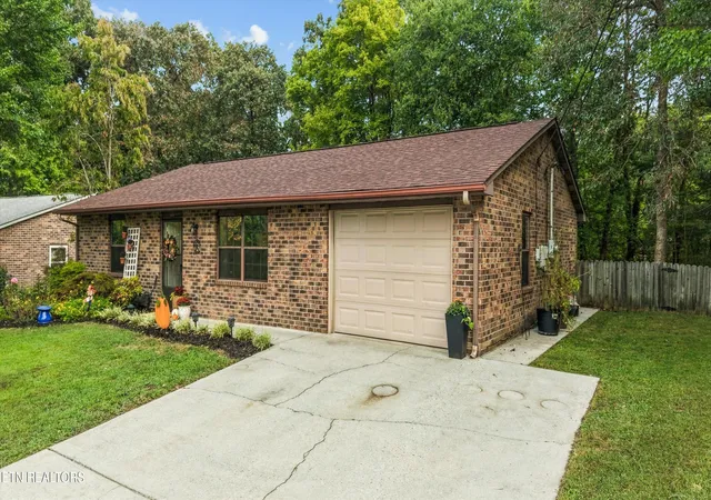 Photo 2 of Sale Pending at 2521 Chukar Rd, Knoxville, TN 37923 | MLS# 1356313 | Listing updated on 2026-09-23