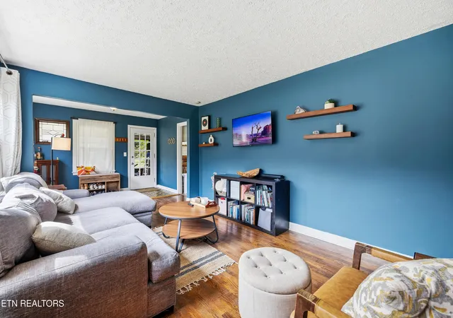 Photo 3 of Single family home for sale at 7205 S Northshore Dr, Knoxville, TN 37919 | MLS# 1356436 | Listing updated on 2026-10-04