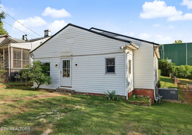 Photo 2 of Single family home for sale at 1508 Mitchell St, Knoxville, TN 37917 | MLS# 1356693 | Listing updated on 2026-09-25