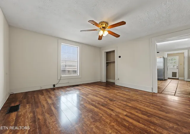 Photo 4 of Single family home for sale at 1508 Mitchell St, Knoxville, TN 37917 | MLS# 1356693 | Listing updated on 2026-09-25