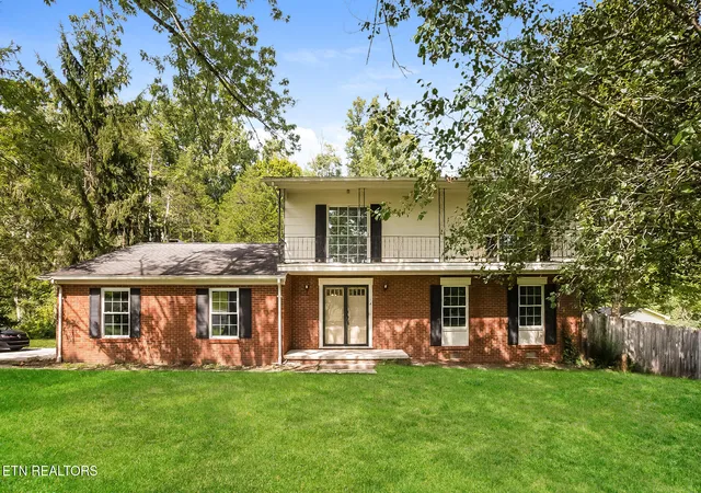 Photo 1 of Single family home for sale at 214 Meadow Ln, La Follette, TN 37766 | MLS# 1356384 | Listing updated on 2026-09-25