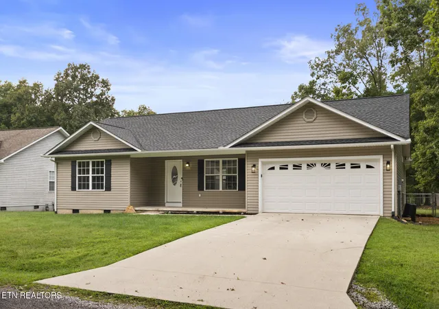 Photo 3 of Single family home for sale at 3023 Warpath Dr, Crossville, TN 38572 | MLS# 1356440 | Listing updated on 2026-09-24
