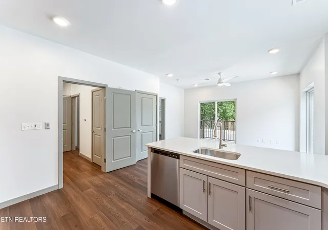 Photo 2 of Sale Pending at 515 Cafego Pl #111, Knoxville, TN 37902 | MLS# 1356376 | Listing updated on 2026-09-22