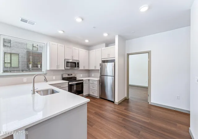 Photo 3 of Sale Pending at 515 Cafego Pl #111, Knoxville, TN 37902 | MLS# 1356376 | Listing updated on 2026-09-22