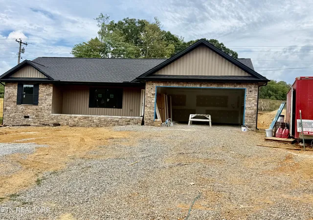 Photo 2 of Single family home for sale at 140 Milo Cir, Tazewell, TN 37879 | MLS# 1356381 | Listing updated on 2026-09-22