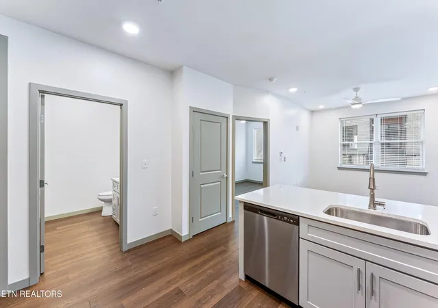 Photo 2 of Sale Pending at 515 Cafego Pl #113, Knoxville, TN 37902 | MLS# 1356380 | Listing updated on 2026-09-22