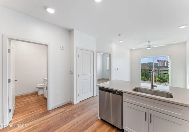 Photo 3 of Sale Pending at 515 Cafego Pl #507, Knoxville, TN 37902 | MLS# 1356386 | Listing updated on 2026-09-22