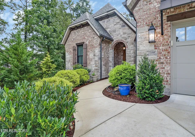 Photo 3 of Single family home for sale at 235 Forest Hl Dr, Crossville, TN 38558 | MLS# 1356506 | Listing updated on 2026-09-23