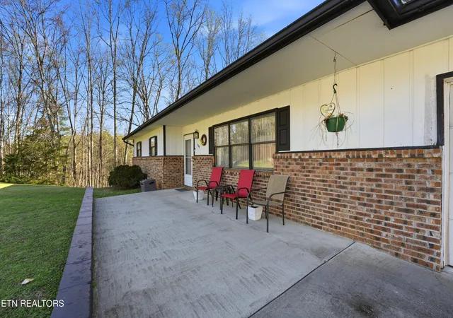 Photo 3 of Single family home for sale at 728 Schneider Ln, Sevierville, TN 37862 | MLS# 1356387 | Listing updated on 2026-09-23