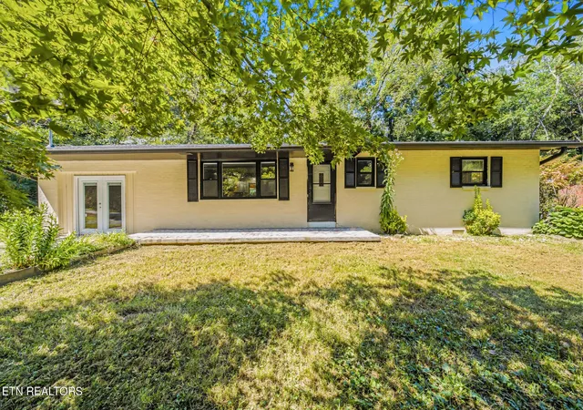 Photo 1 of Single family home for sale at 2022 Center Rd, Pigeon Forge, TN 37863 | MLS# 1356406 | Listing updated on 2026-09-23