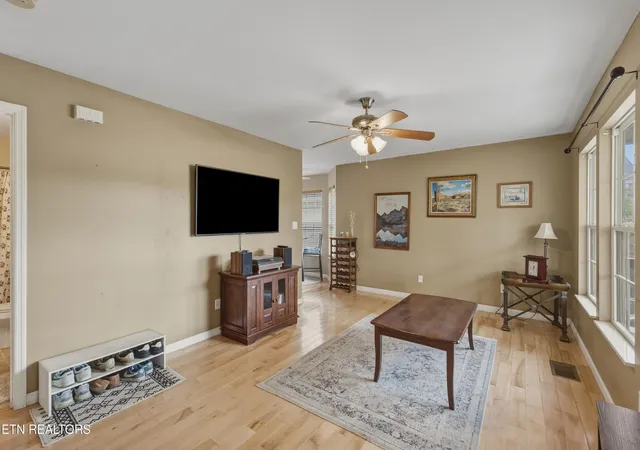 Photo 4 of Single family home for sale at 5712 Aster Rd, Knoxville, TN 37918 | MLS# 1356846 | Listing updated on 2026-09-26