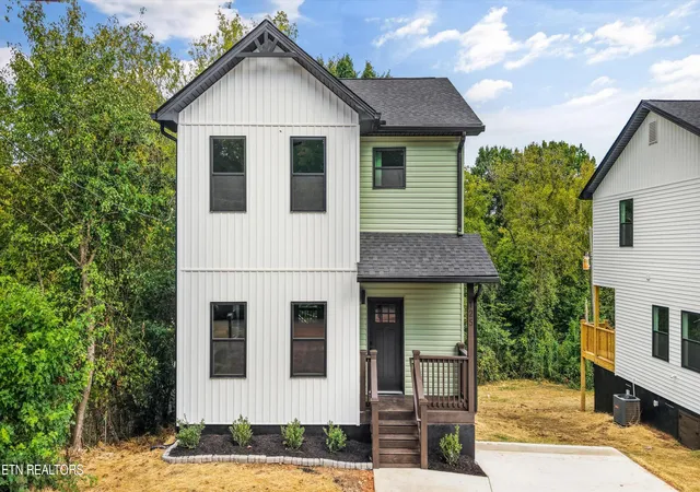 Single family home for sale at 125 Ingersoll Ave, Knoxville, TN 37920 | MLS# 1356423