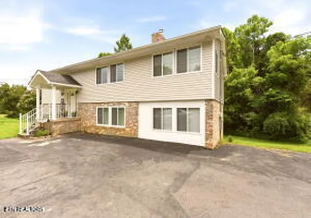Photo 3 of Single family home for sale at 567 Old Rutledge Pike, Blaine, TN 37709 | MLS# 1356843 | Listing updated on 2026-10-23
