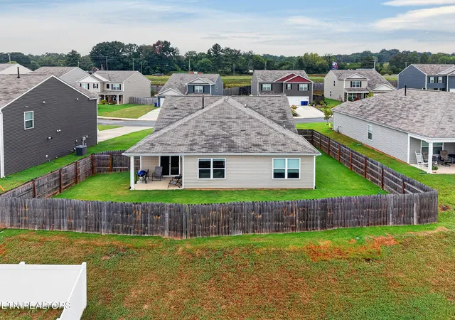 Photo 3 of Single family home for sale at 1233 Cole Dr, Talbott, TN 37877 | MLS# 1356425 | Listing updated on 2026-09-25