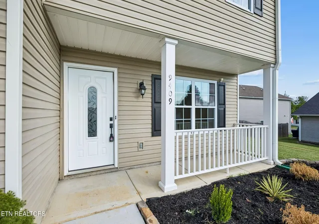 Photo 3 of Single family home for sale at 9409 Calla Lilly Ln, Mascot, TN 37806 | MLS# 1356456 | Listing updated on 2026-09-23