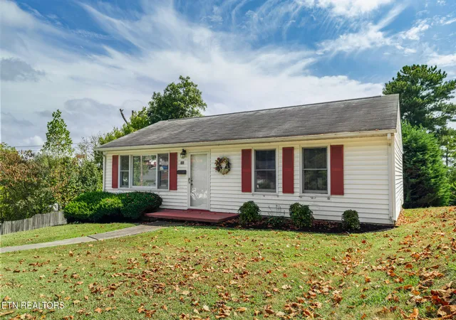 Photo 2 of Single family home for sale at 356 Hiawassee Ave, Knoxville, TN 37917 | MLS# 1356572 | Listing updated on 2026-10-29