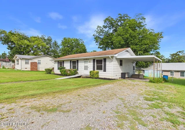 Photo 2 of Single family home for sale at 1309 Scott Ave, Etowah, TN 37331 | MLS# 1356451 | Listing updated on 2026-09-23