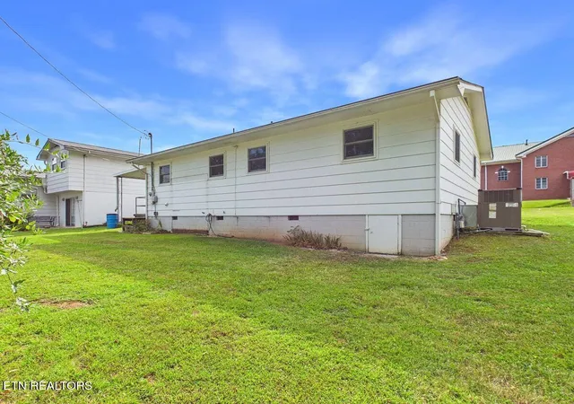 Photo 4 of Single family home for sale at 1309 Scott Ave, Etowah, TN 37331 | MLS# 1356451 | Listing updated on 2026-09-23