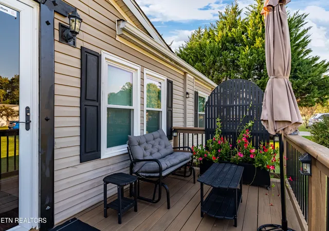 Photo 4 of Single family home for sale at 1021 Ridge View Rd, Maryville, TN 37801 | MLS# 1356619 | Listing updated on 2026-09-26