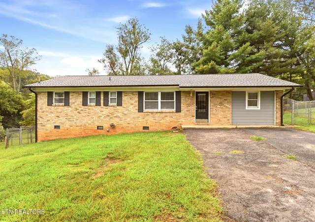 Photo 1 of Single family home for sale at 1313 Burton Rd, Knoxville, TN 37919 | MLS# 1356495 | Listing updated on 2026-09-23