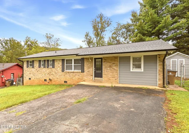Photo 2 of Single family home for sale at 1313 Burton Rd, Knoxville, TN 37919 | MLS# 1356495 | Listing updated on 2026-09-23