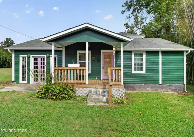 Photo 1 of Single family home for sale at 416 N Brownlow St, Rogersville, TN 37857 | MLS# 1356452 | Listing updated on 2026-09-24