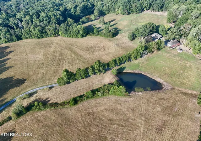 Photo 2 of Single family home for sale at 723 Paint Rock Rd, Kingston, TN 37763 | MLS# 1356563 | Listing updated on 2026-09-24