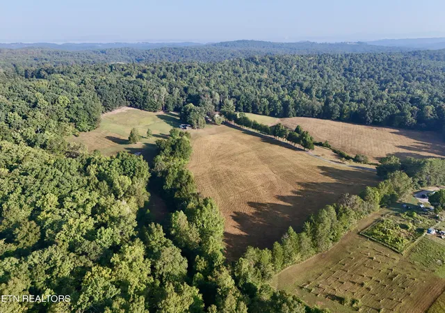 Photo 4 of Single family home for sale at 723 Paint Rock Rd, Kingston, TN 37763 | MLS# 1356563 | Listing updated on 2026-09-24