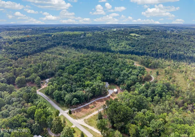 Photo 4 of Single family home for sale at 243 Cinnamon Cir, Crossville, TN 38571 | MLS# 1356459 | Listing updated on 2026-09-23