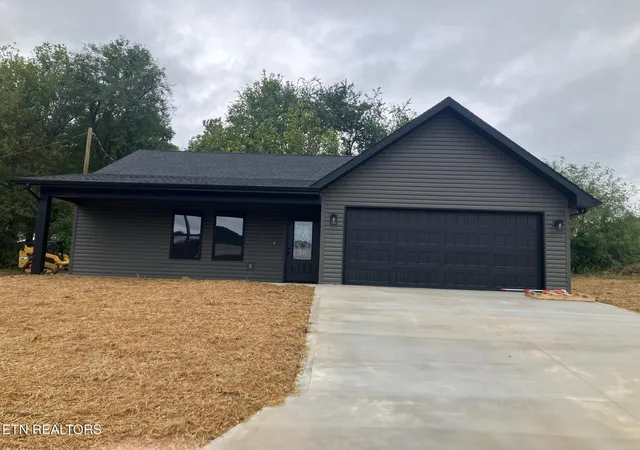 Photo 3 of Single family home for sale at 102 Campton Ln, Maynardville, TN 37807 | MLS# 1356463 | Listing updated on 2026-10-07