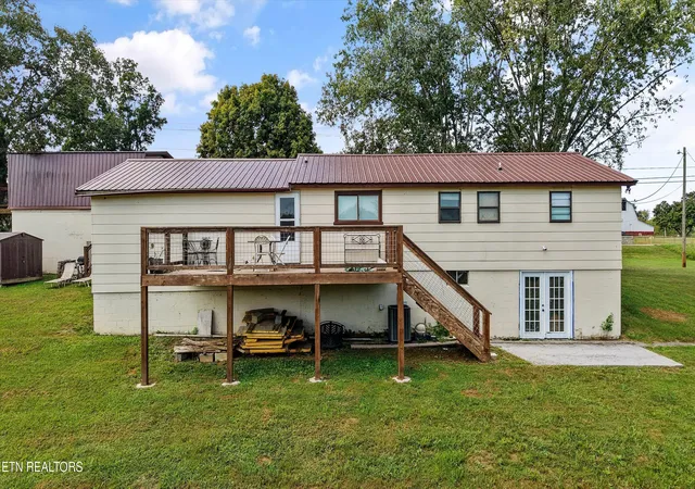 Photo 3 of Single family home for sale at 2882 Boyds Crk Hwy, Sevierville, TN 37876 | MLS# 1356581 | Listing updated on 2026-09-24
