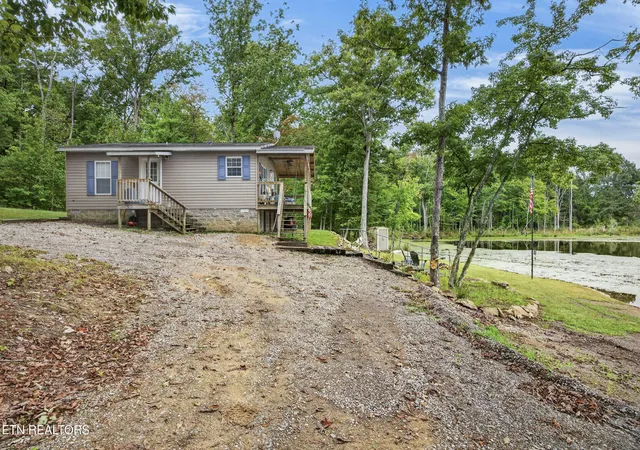 Photo 3 of Sale Pending at 236 Circle Rd, Crossville, TN 38572 | MLS# 1356743 | Listing updated on 2026-10-05