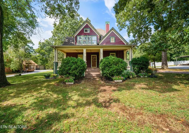 Photo 2 of Single family home for sale at 2243 Sevierville Rd, Maryville, TN 37804 | MLS# 1356770 | Listing updated on 2026-09-25