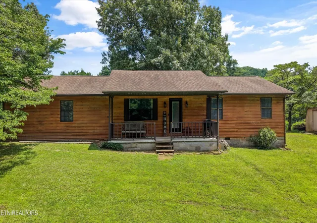 Single family home for sale at 349 Fairchild St, Harriman, TN 37748 | MLS# 1356709